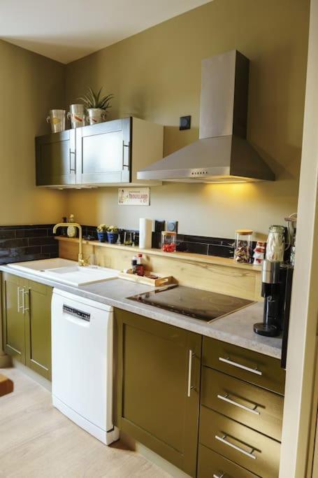 Au Ptit Bouchon - Stationnement Gratuit Dans La Rue Appartement Reims
