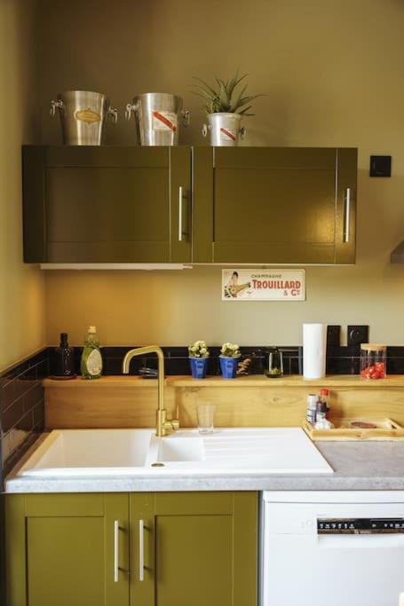 Appartement Au Ptit Bouchon - Stationnement Gratuit Dans La Rue Reims